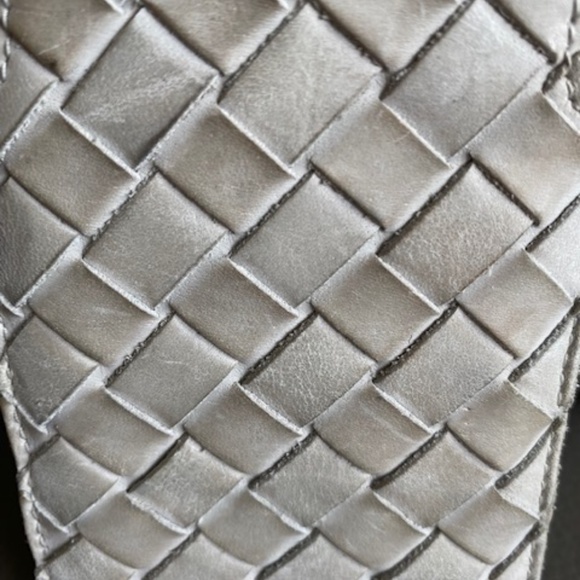 Liebeskind Berlin padded leather case woven gray beige taupe small - Picture 2 of 6